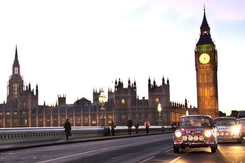 Classic mini tours of London