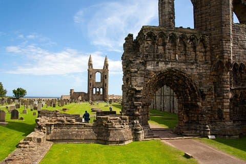 Stirling, Whiskey Distillery and St Andrews Day Trip from Edinburgh with Spanish Speaking Guide