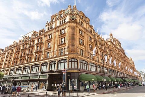 London Vintage Bus Tour with Cream Tea at Harrods
