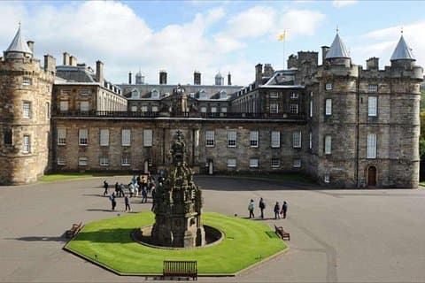 Private City Tour in Edinburgh Brazilian Guide