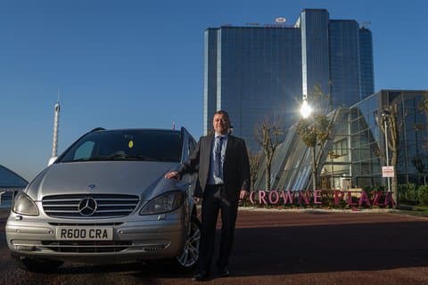 Discover Glasgow in style and comfort. Private tours for solo travellers or groups up to seven.