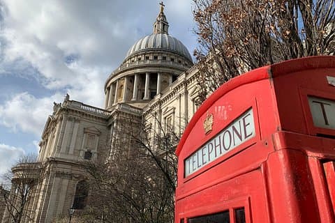 Mamma Mia! Best of London Sightseeing Walking Tour for Kids and Families