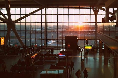 Private ONE WAY transfer from/to airports from/to London