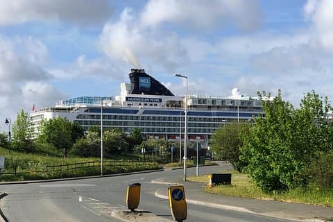 Private transfers to/from London Int'l Tilbury Port and London City Airport