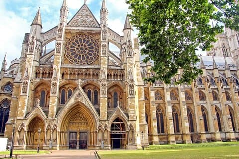 Private London Food Tour: 10 British Foods and 20 London Landmarks