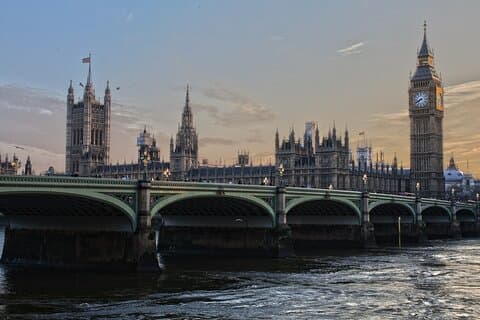 Layover Tour of London from LHR Executive Luxurious Vehicle Private Tour