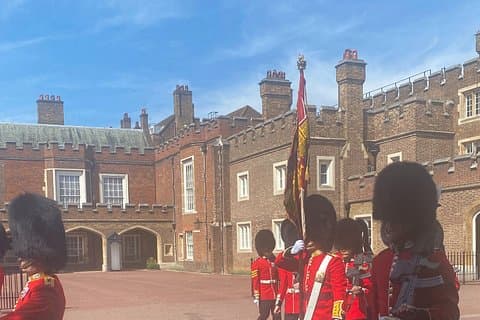 Private Transfer Tour from Heathrow to Central London in a London Black Cab