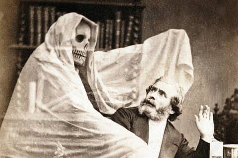 What ghosts haunt the streets of Glasgow? Find out on Gothic Glasgow Walking Tour...
