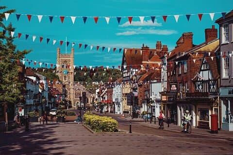 Henley-on-Thames Hidden Gems (Self-guided Tour and Treasure Hunt)