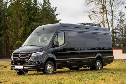 CO2-Offset | Private Minibus from Belfast to BHD or BFS Airport