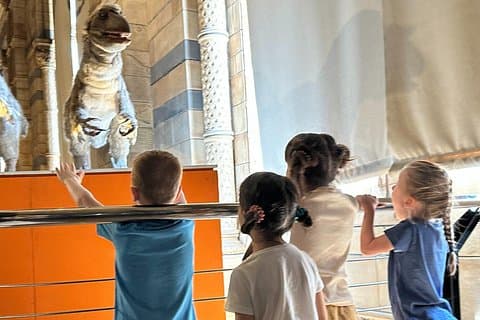 London Natural History Museum with Dinosaurs Gallery Private Tour for Kids