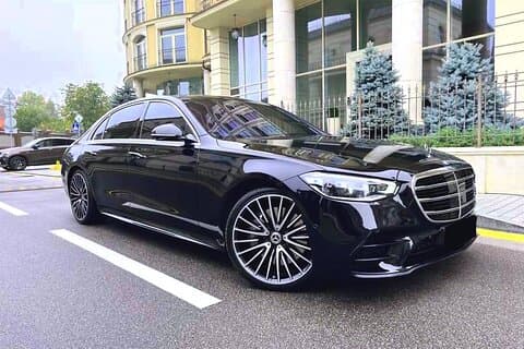 Private Transfer: London to Luton Airport LTN by Luxury Car