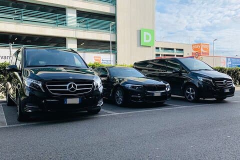 London Gatwick Airport (LGW) to London - Round-Trip Private Car Transfer