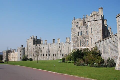 Windsor Castle, Bath and Stonehenge Tour
