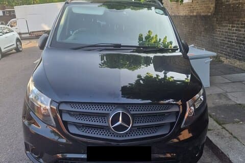 One Way Taxi Transfer from Gatwick Airport to London