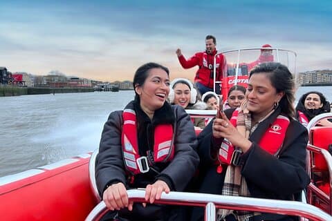 Laugh all the way with the hilarious Thames Rockets actor/comedian guides