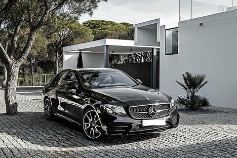 CO2-Offset Arrival Private Transfer MAN airport to Manchester