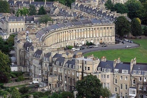 Private 12-hour excursion to Stonehenge and Bath from London