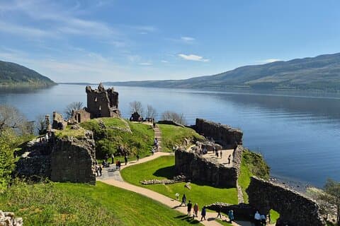 Loch Ness & Urquhart Castle