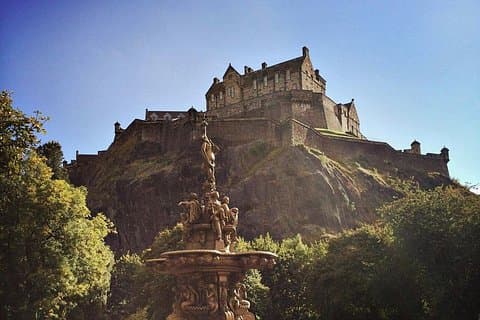 Private Full Day Edinburgh Walking Tour: Castles & Old Town Sight