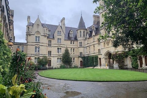 Oxford: 2 hour Historical, literary and architectural highlights