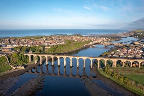 Private Edinburgh Day Tour in a London Taxi to Scottish Borders