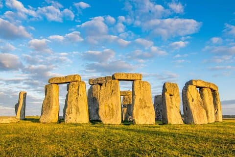Private Full-Day Tour: London to Cotswolds, Bath & Stonehenge
