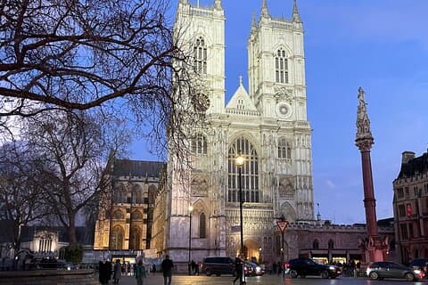 Private London Walking Tour: Westminster Secrets and Royal Tales