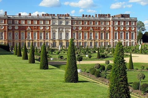 Stepping back in time at the enchanting Hampton Court!