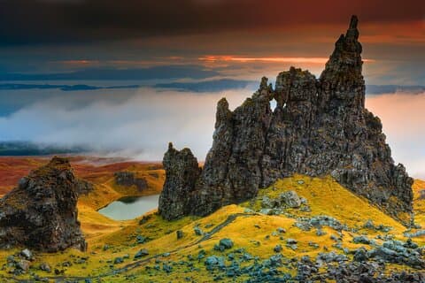 Three days of pure Scottish magic from the fairy pools of Skye to the mysterious depths of Loch Ness. Explore it all in luxury and comfort. Ready for your next adventure?