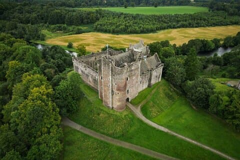 Doune Castle (Castle Leoch) – Visit the real-life Castle Leoch, home to Colum MacKenzie in Outlander. This 14th-century fortress also appeared in Monty Python and the Holy Grail and Game of Thrones.