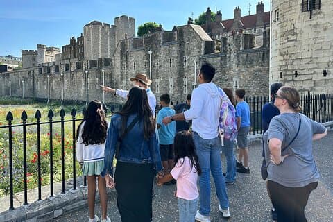 Kid Friendly Tower of London Tour with Expert Local Guide
