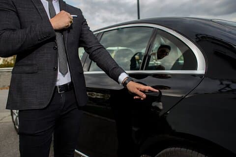 Airport Transfers: London Heathrow Airport to City Center Hotel