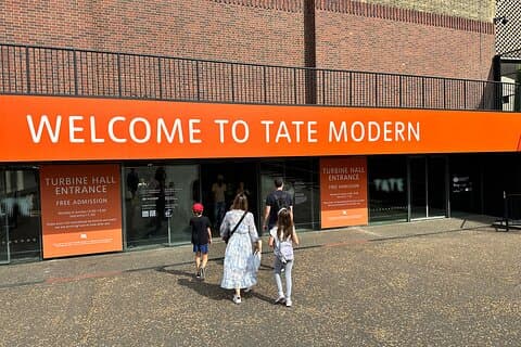 Kid-friendly Tate Modern Art Gallery Guided Tour in London