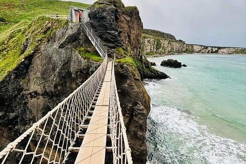 Carrick a rede rope bridge