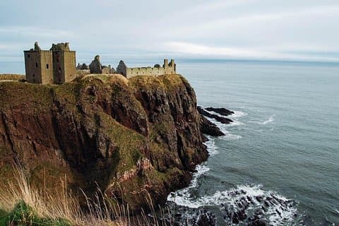 Edinburgh Private Luxury Car and Walking Tour