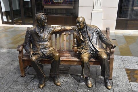 The famous Allies statue in Bond Street. Here you will discover the origins of the UK/US special relationship