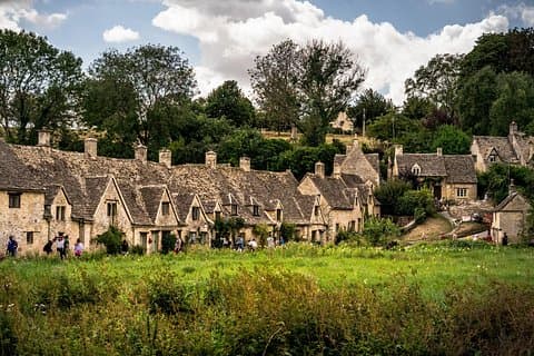 Cotswolds Village Private Car Tour and Photoshoot