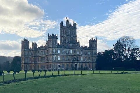 London to Southampton via Highclere Castle - Private Transfer