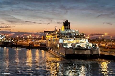 Private Luxury Transfer Between London and Southampton