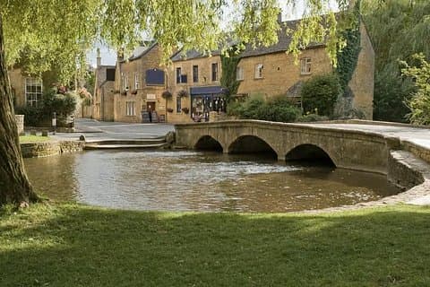 9 Hour Day Tour Cotswolds Villages from London