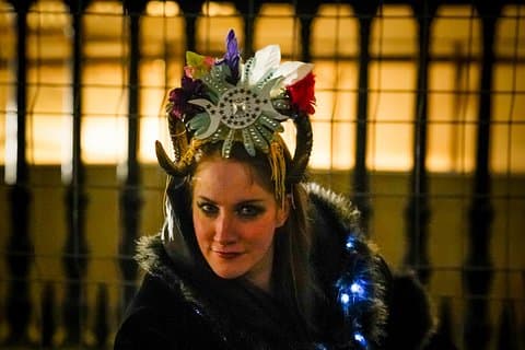 The High Priestess welcomes you to Hex and the city!