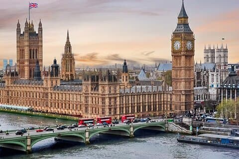 Get to know the heart of historical central London.