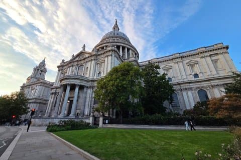 London St Paul's to Holborn Self-Guided Trail – Inerro