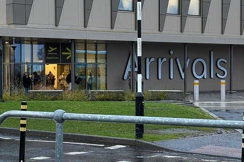Belfast Airport Private Transfer to City Centre by Luxury Minivan