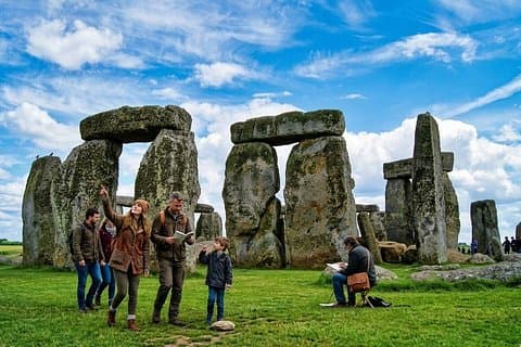 Private Guided Tour from London to Stonehenge with Hotel pick up