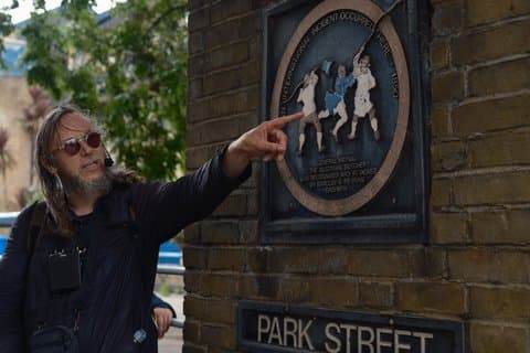 London Bridge Walking Tour: Mysterious Alleys, Hidden Pathways