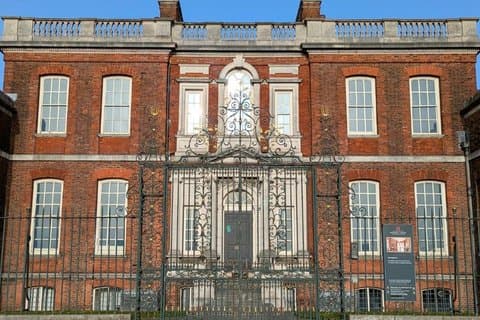 Bridgerton London Locations Walking Tour in Italian