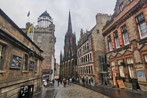 Edinburgh’s Secrets and Old Town Walk