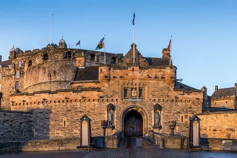 Edinburgh Royal Mile Epic Scavenger Hunt Adventure